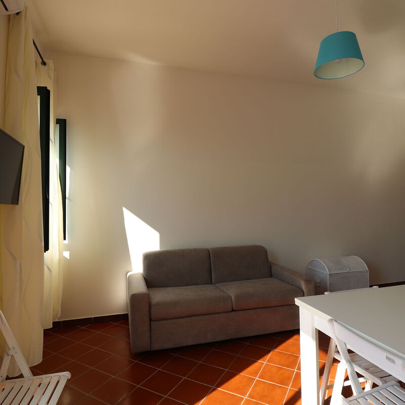 Giulia: Dining Room, Living Room