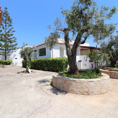 Torre Santo Stefano - Accommodation:&nbsp;Nero D'Avola: Building Exterior