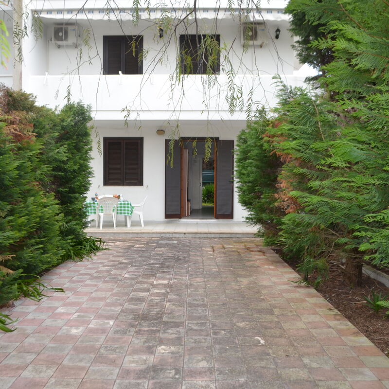 Amanda: Main Entrance
