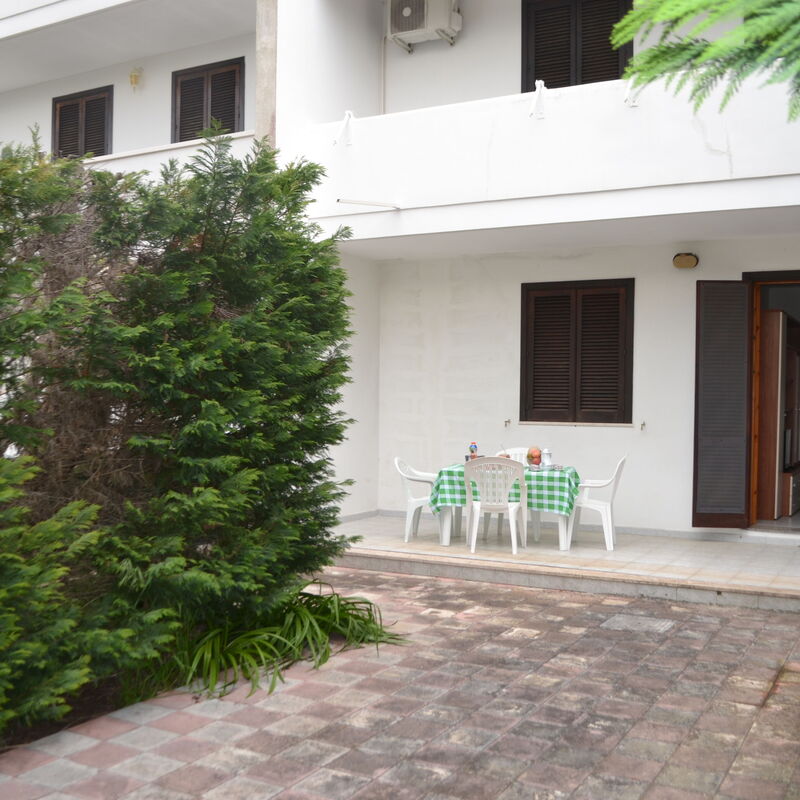 Amanda: Main Entrance