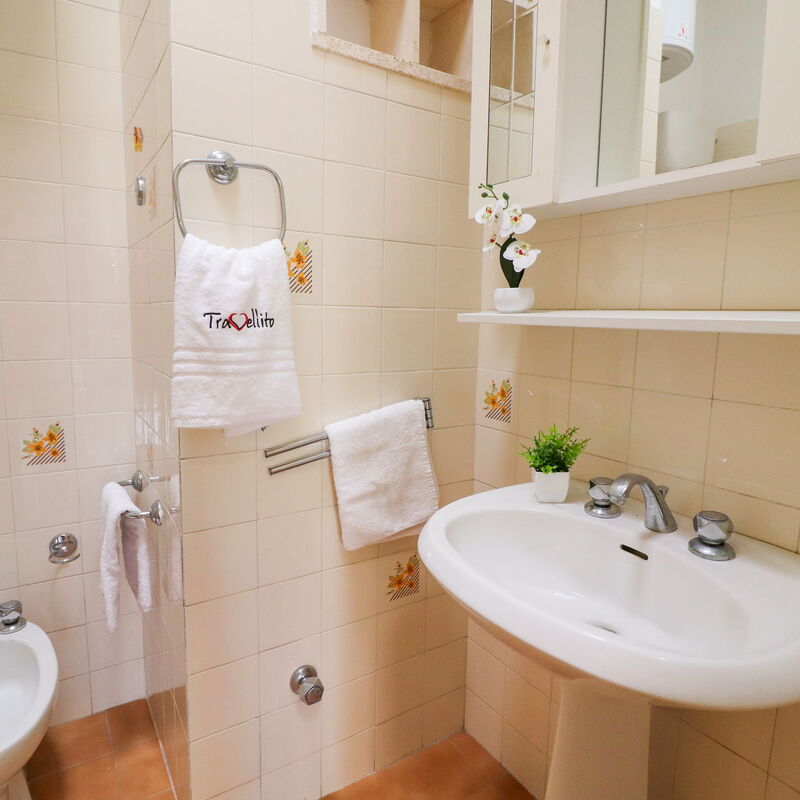 Eva: Bathroom