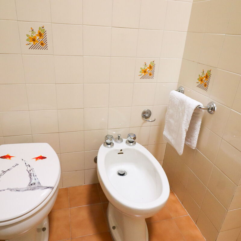 Eva: Bathroom