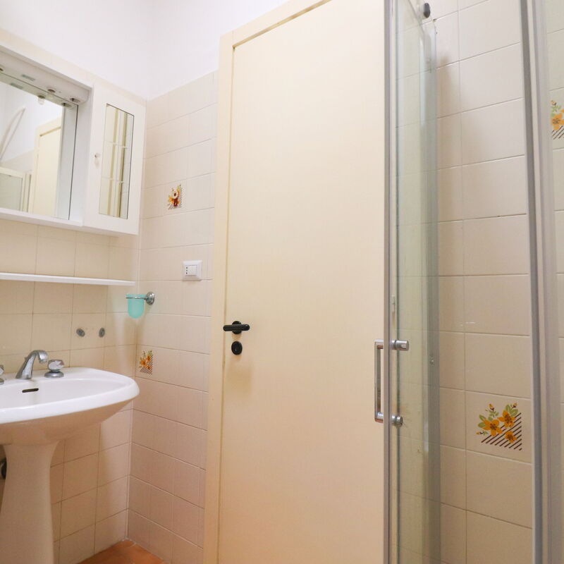 Eva: Bathroom