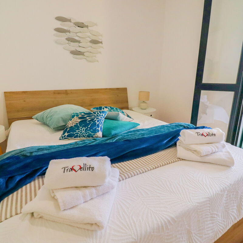 Eva: Bedroom
