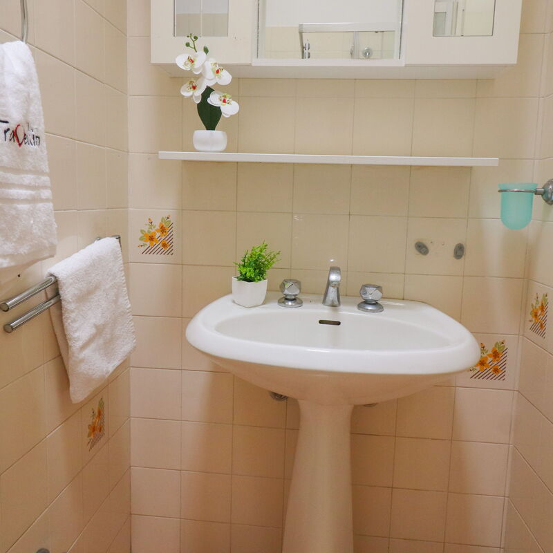 Eva: Bathroom