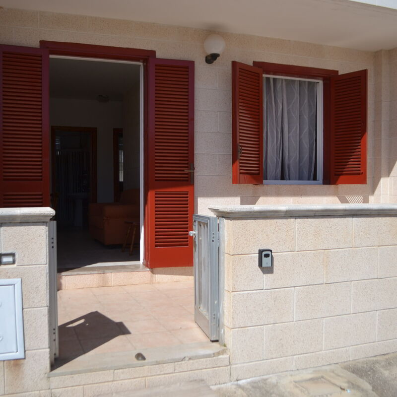 Zoe: Main Entrance