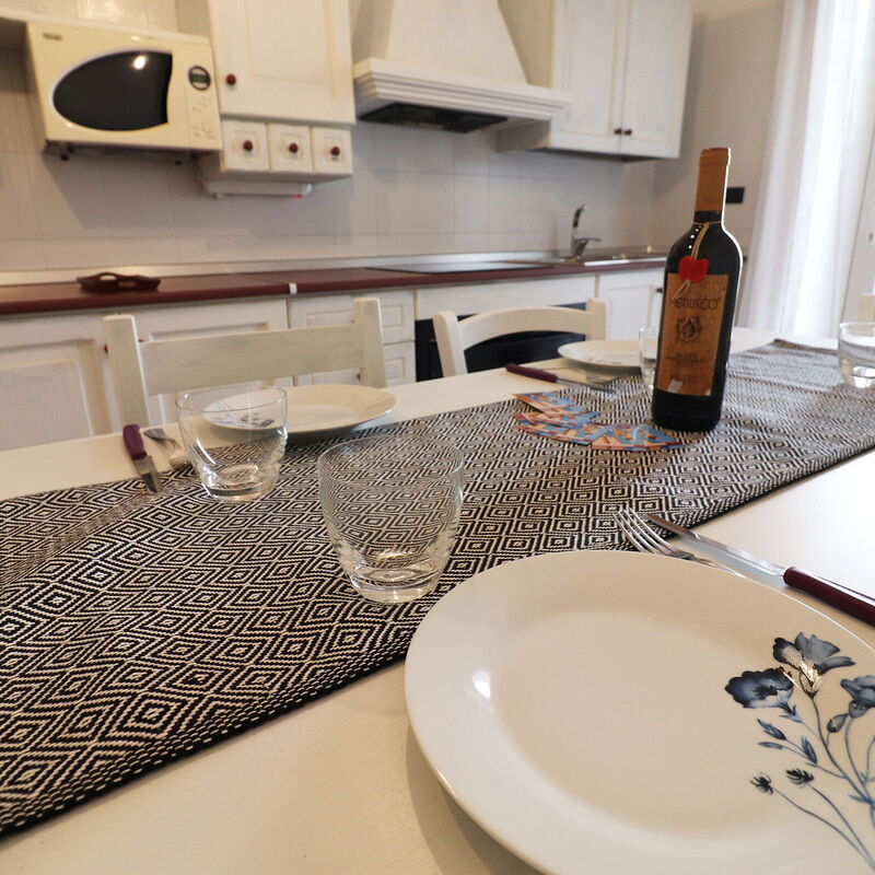 Carlotta: Dining Room