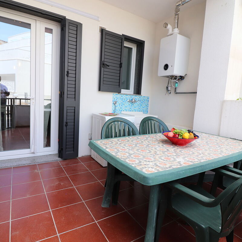 Carlotta: Balcony / Terrace / Patio, Building Exterior