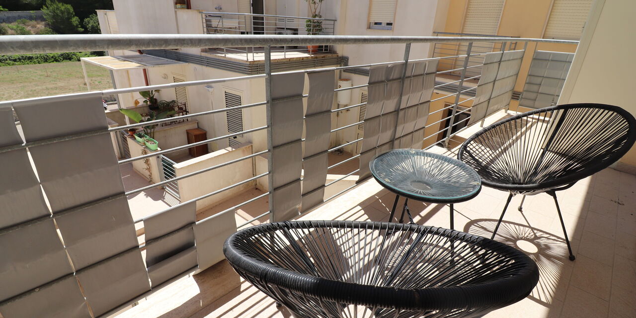 Suite Black & White Otranto: Luxury Retreat, Private Hot Tub Wifi & Ac