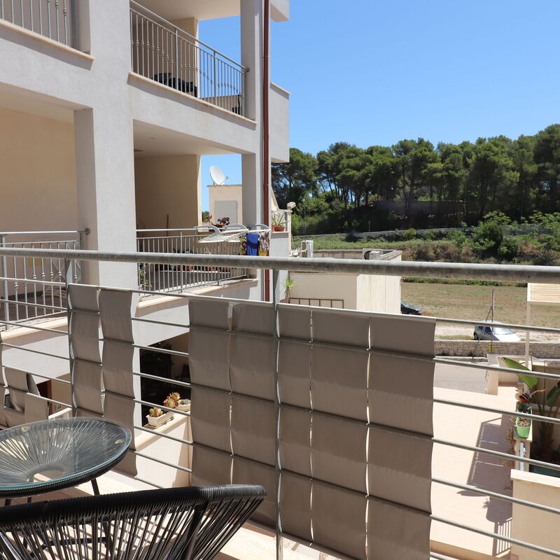 Suite Black & White Otranto: Luxury Retreat, Private Hot Tub Wifi & Ac