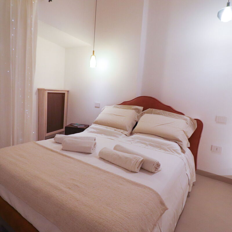 Bacchus: Historic Charming Home: Bedroom