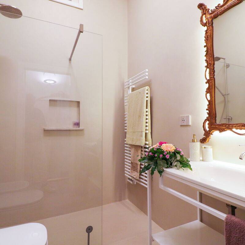 Bacchus: Historic Charming Home