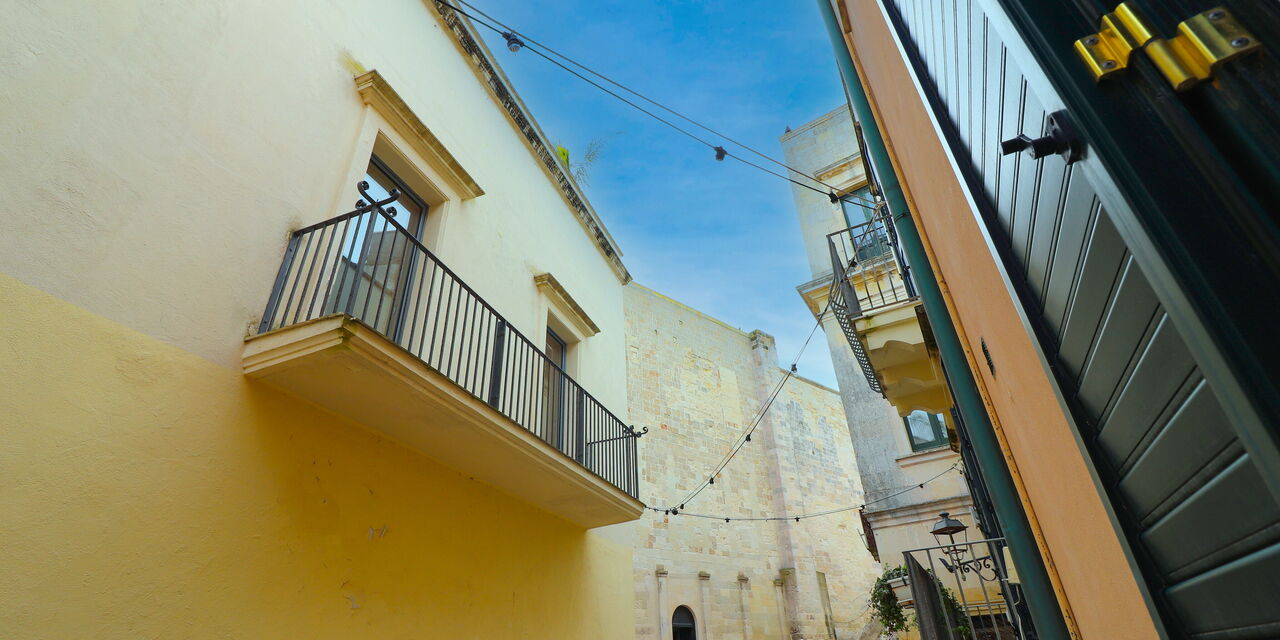 Cariddi Dimora Otranto: Building Exterior, Main Entrance