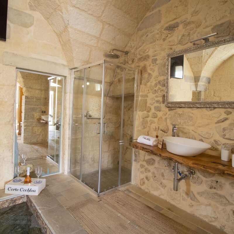 Coclea Heritage Suites: Hot Tub, Wellness