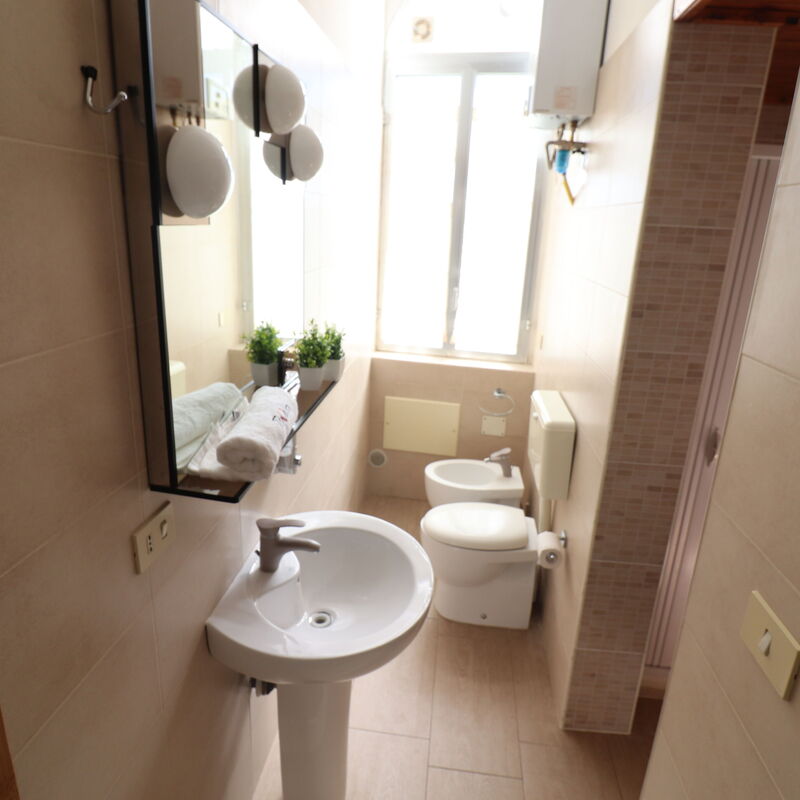 Galene'S Home: Bathroom