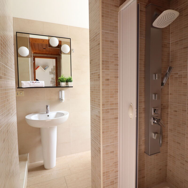 Galene'S Home: Bathroom
