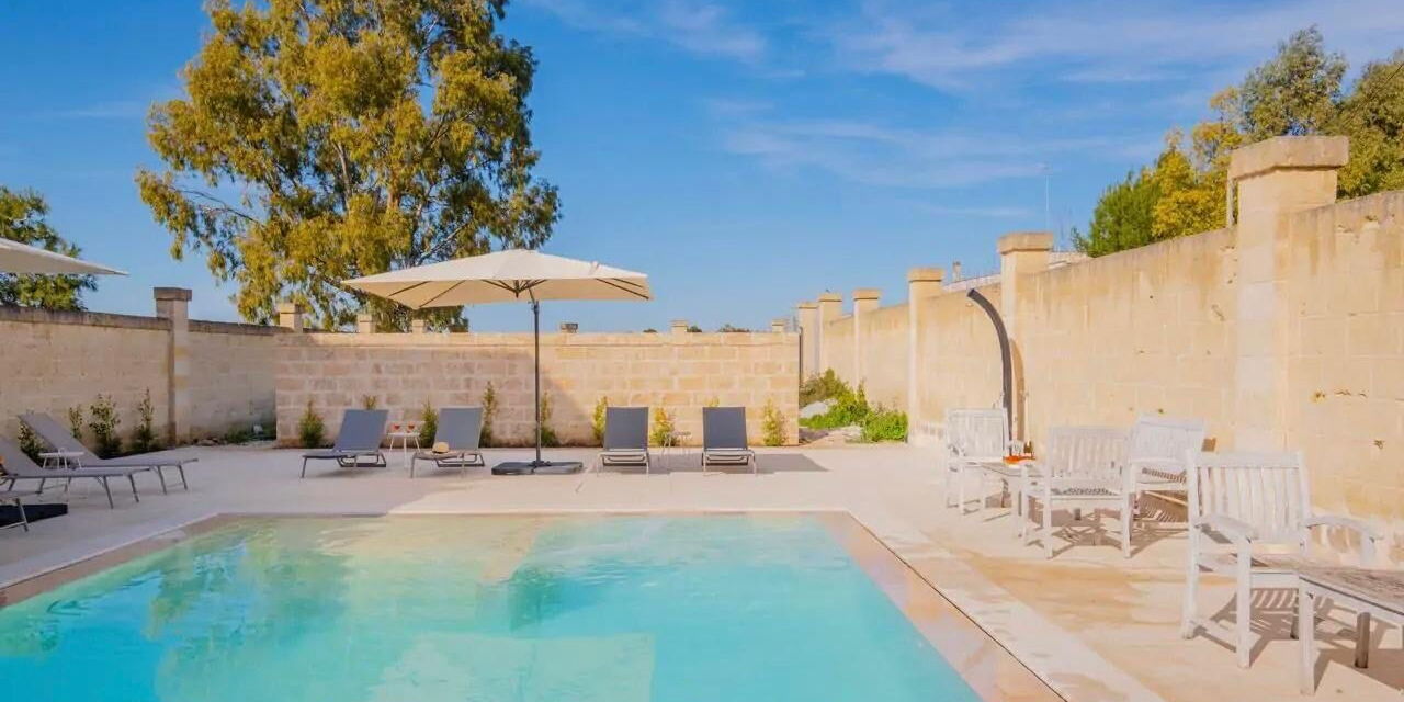 Antica Masseria Torre della Luna: Esterni, Piscina