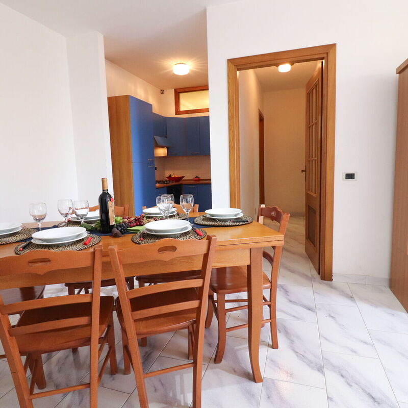 Zara: Dining Room