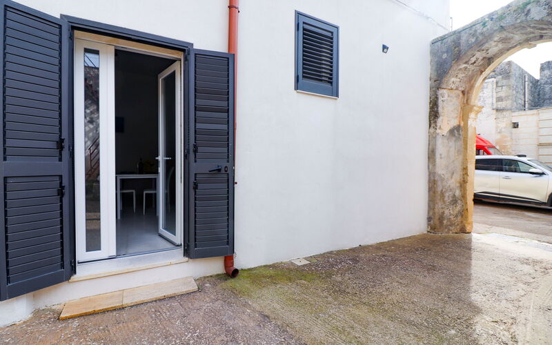 Elaia'S House Cannole: Building Exterior