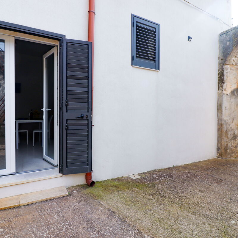 Elaia'S House Cannole: Building Exterior