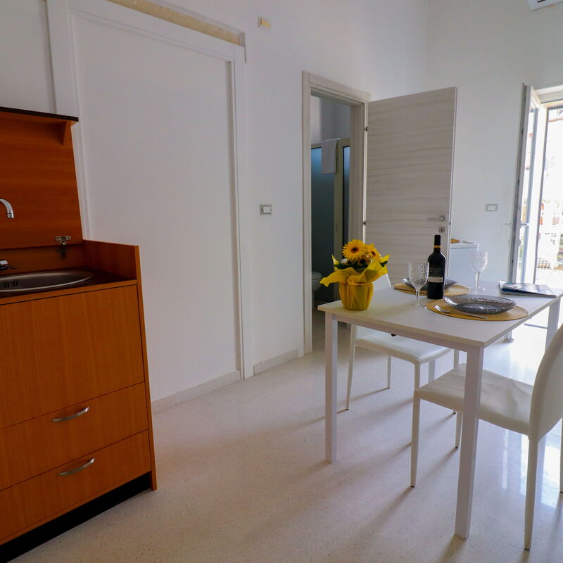 Elaia'S House Cannole: Kitchen