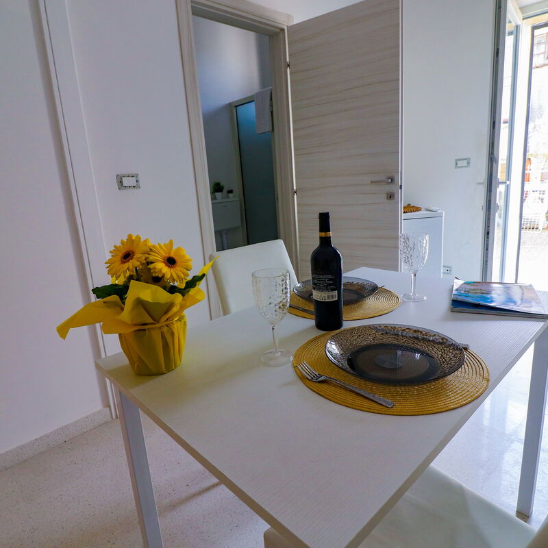 Elaia'S House Cannole: Dining Room