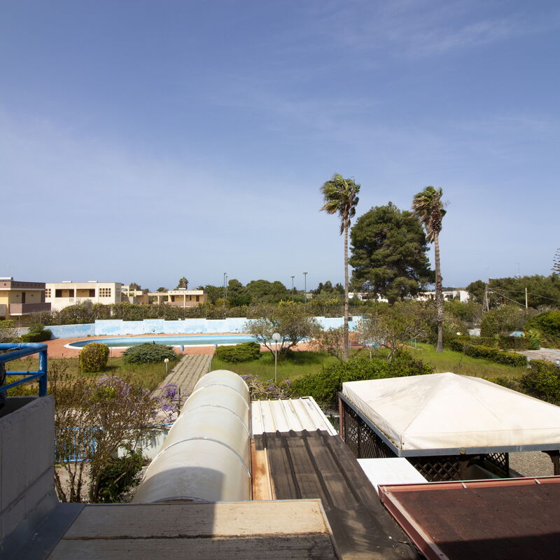 Celeste'S House in Torre Dell'Orso: Building Exterior