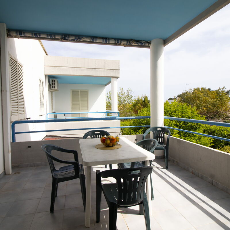 Celeste'S House in Torre Dell'Orso: Balcony / Terrace / Patio, Building Exterior