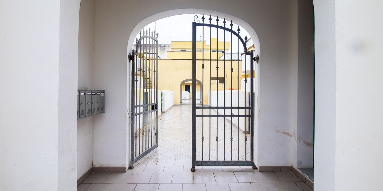 Nicoletta'S House in Otranto: Building Exterior