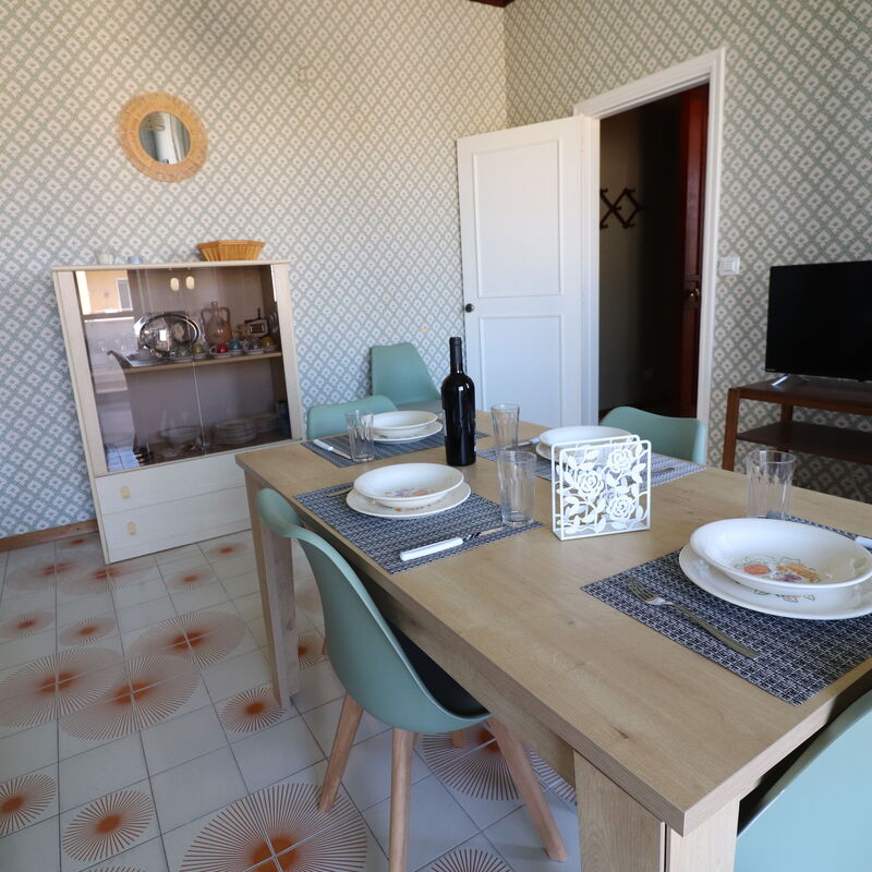 Diana: Dining Room, Living Room