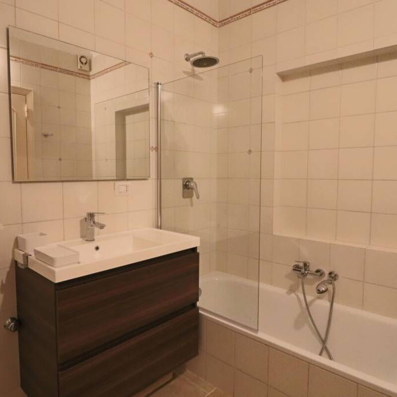 Nausica: Bathroom