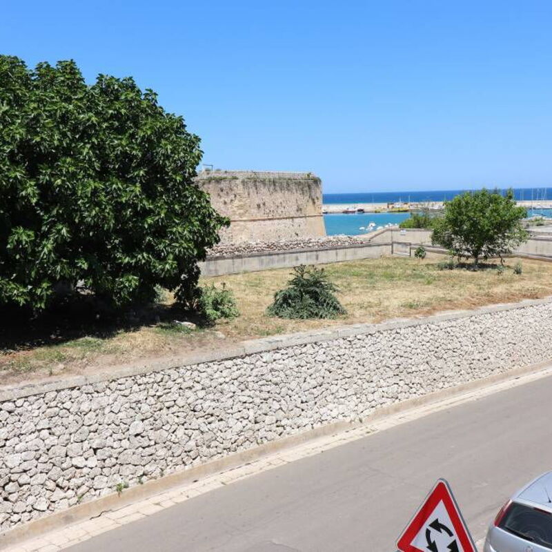 Paola: Building Exterior