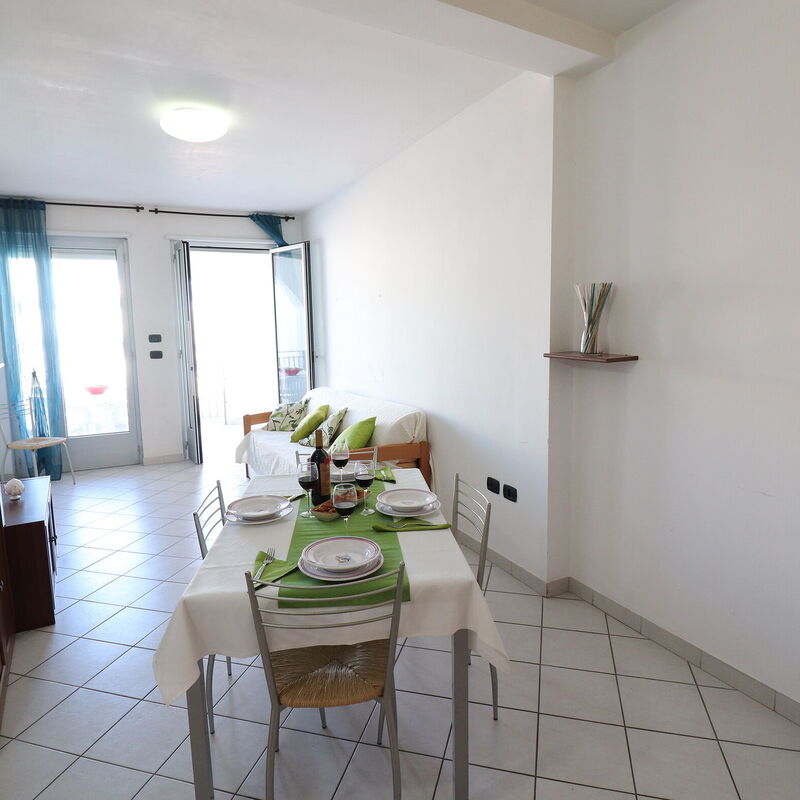 Arianna: Dining Room