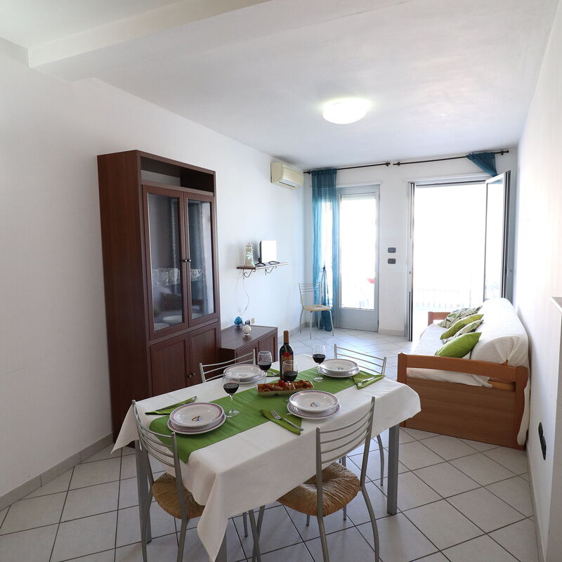 Arianna: Dining Room
