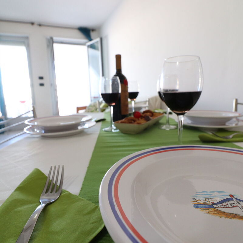 Arianna: Dining Room