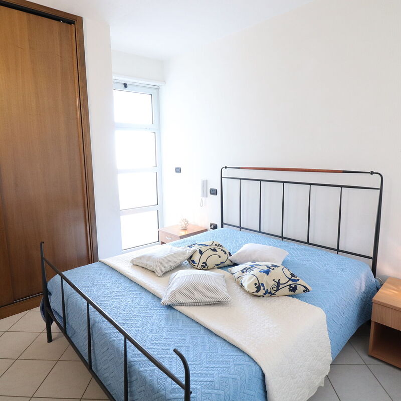 Vanessa: Bedroom
