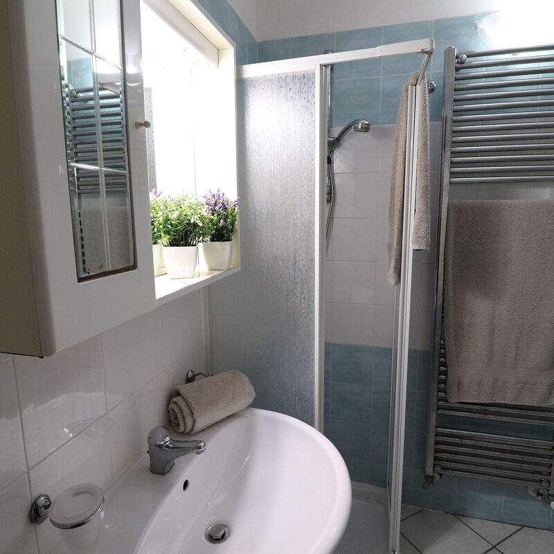 Vanessa: Bathroom