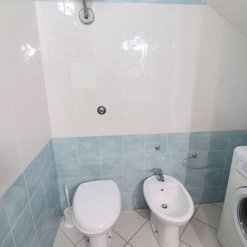 Vanessa: Bathroom
