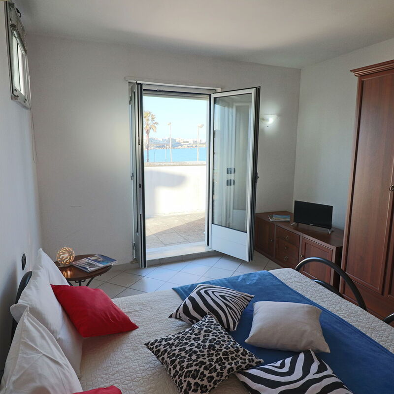 Frida: Bedroom