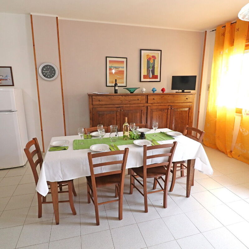 Rita: Dining Room