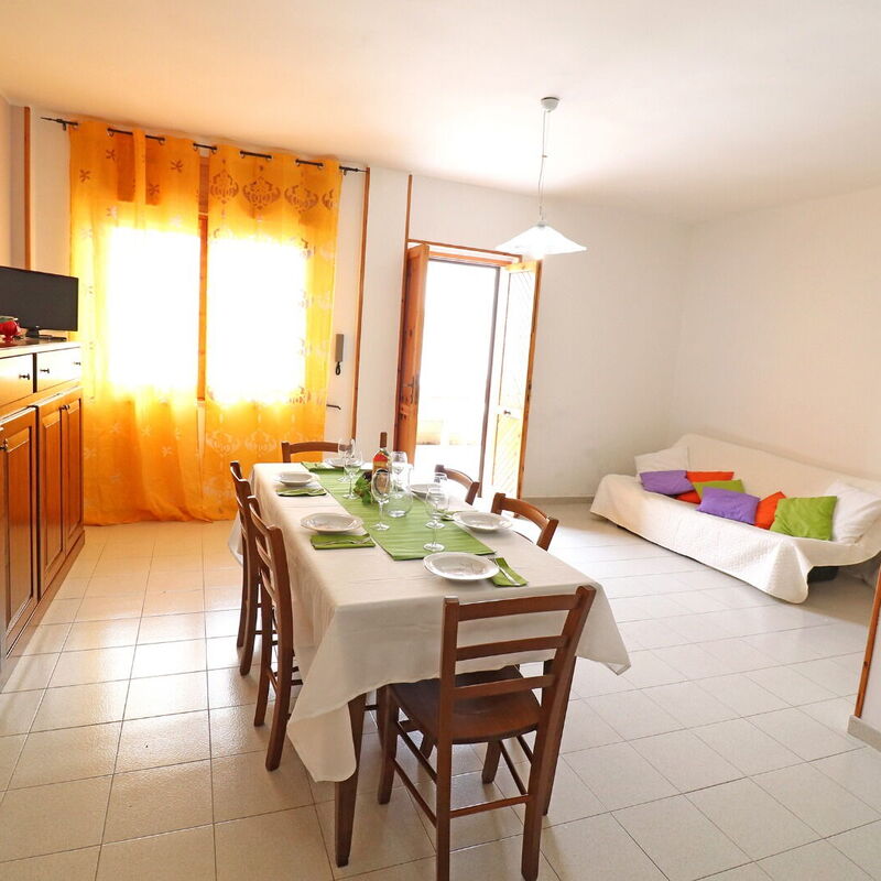 Rita: Dining Room