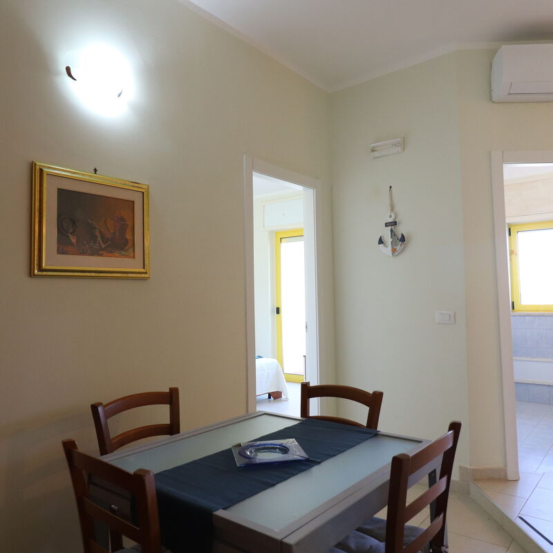Fedra: Dining Room