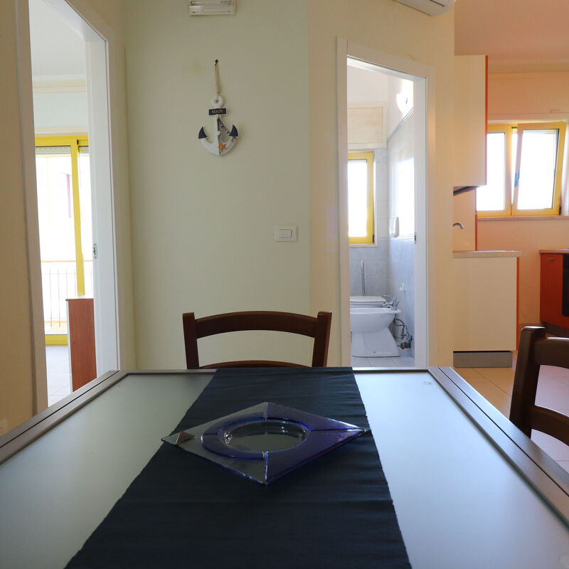 Fedra: Dining Room
