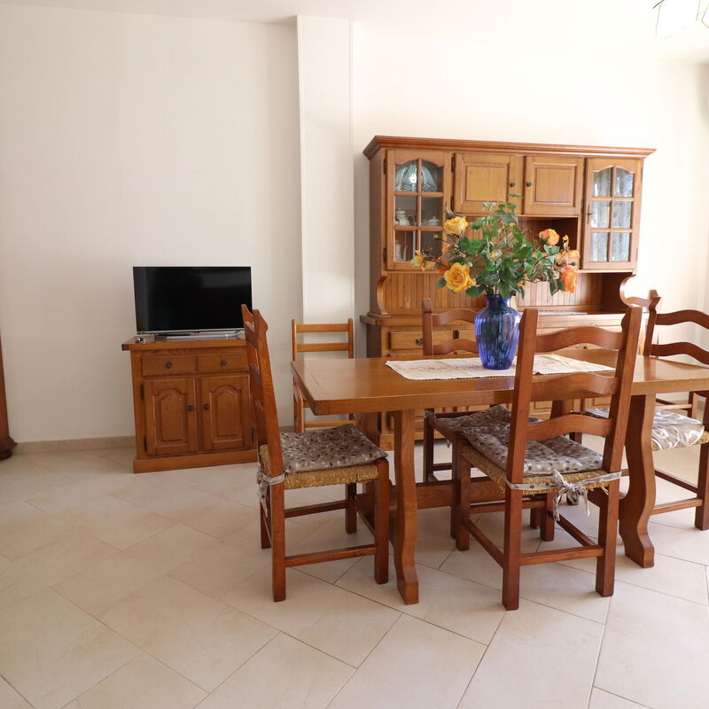 Kefera: Dining Room