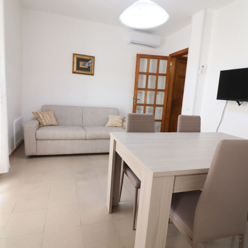 Ambra: Dining Room, Living Room