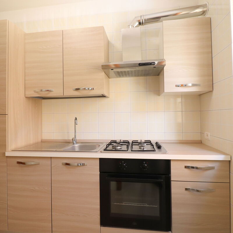 Ambra: Kitchen
