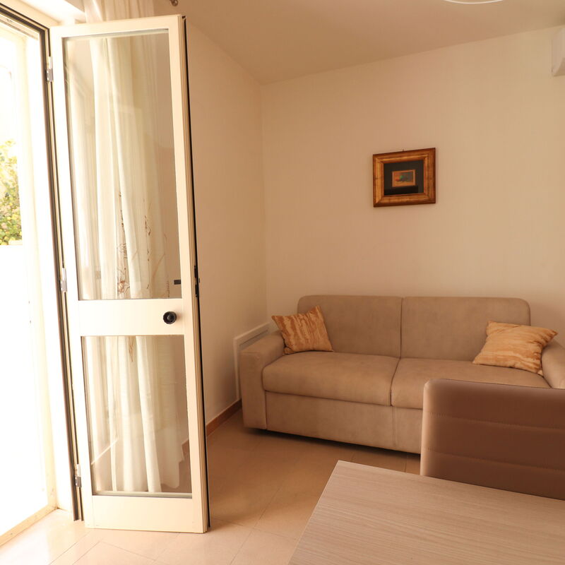 Ambra: Living Room