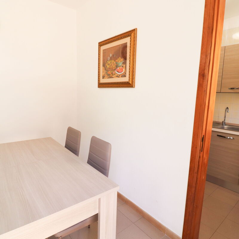 Ambra: Dining Room, Living Room