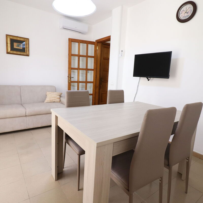 Ambra: Dining Room, Living Room