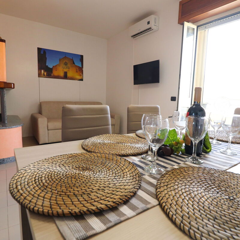 Calipso: Dining Room